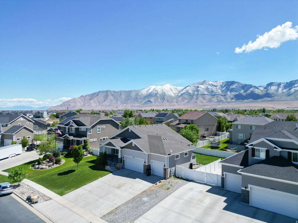 6062 N Spring St, Stansbury Park
