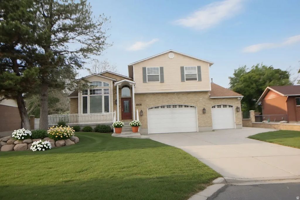 8938 S Midvalley Dr W, West Jordan