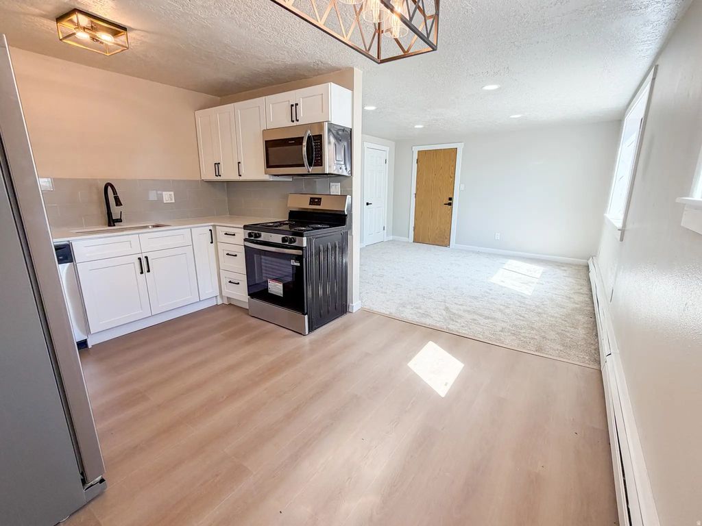 647 E Swenson Ave S 1, Springville