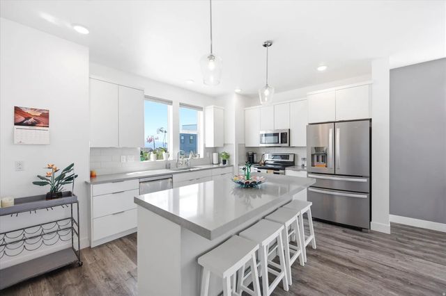 6382 W Birch Run Rd S 330, South Jordan