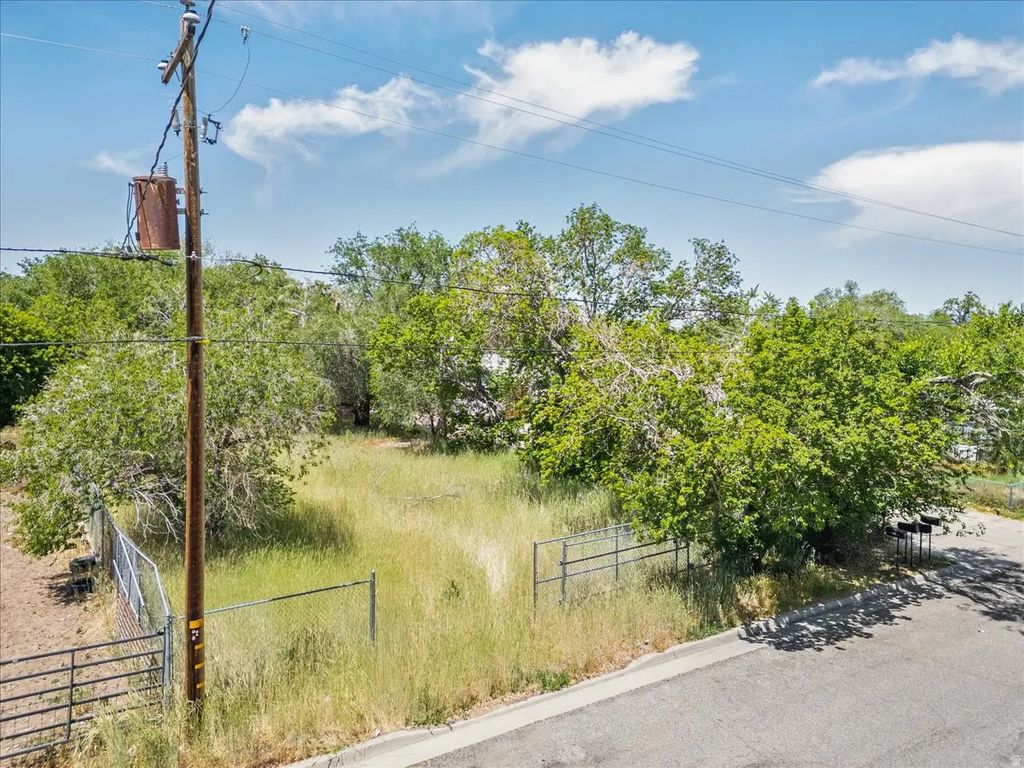 150 W Utah Ave 21, Tooele