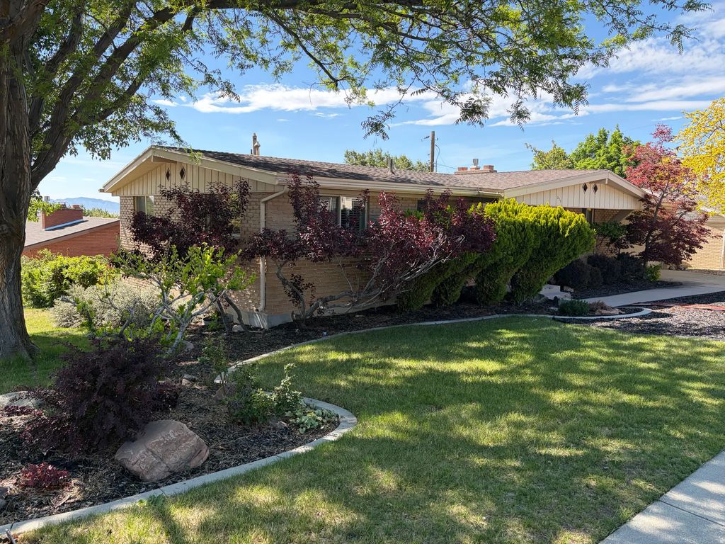 371 N 1000 E, Bountiful
