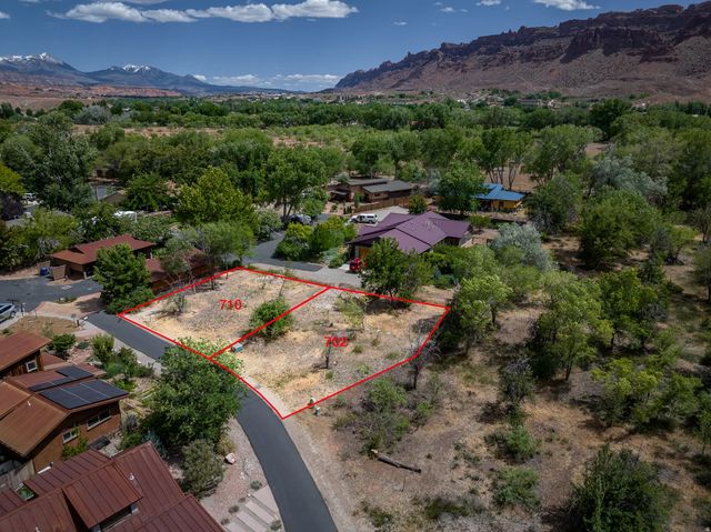 702 Dragon Fly Trl 37 &39, Moab
