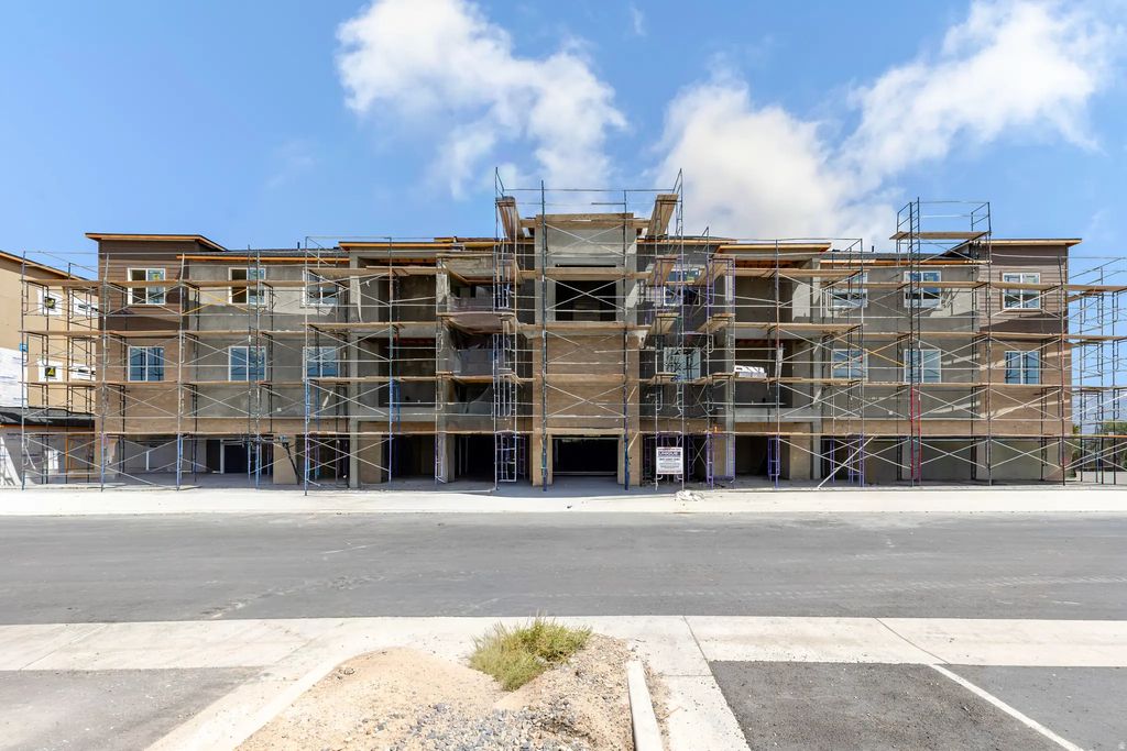 3721 S Dalbergia Dr B102, West Valley City