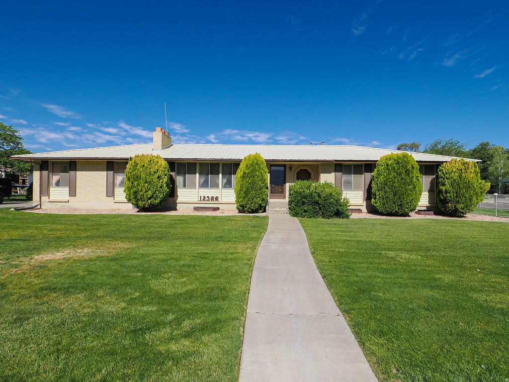 12366 S Mountain View Dr W, Riverton