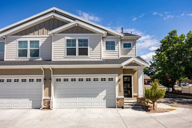 1323 E Weyburn Ln S, Holladay