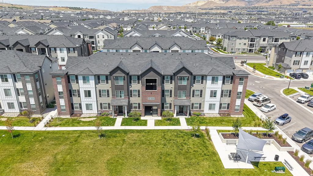 3715 W 1480 N 303, Lehi