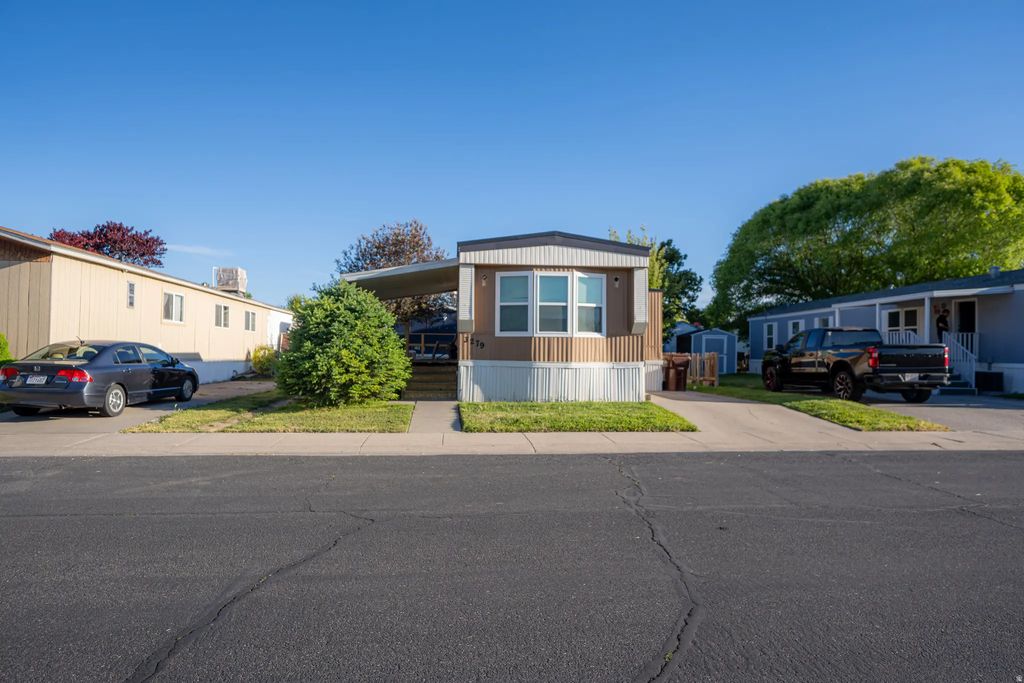 3279 W Regency Park Dr S, West Valley City