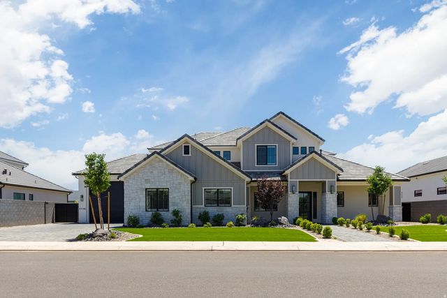 2736 E Moorland Dr, St. George