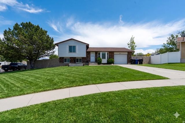 3689 S Lasso Loop Cir, Magna