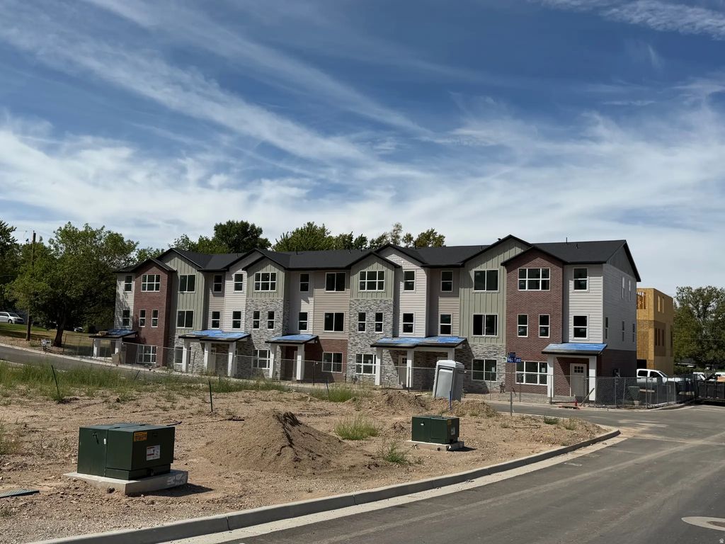3855 S 960 E, Ogden