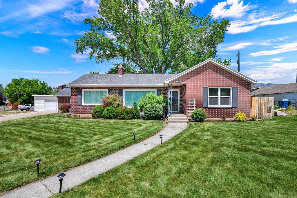 266 E Chimes View Dr, South Ogden