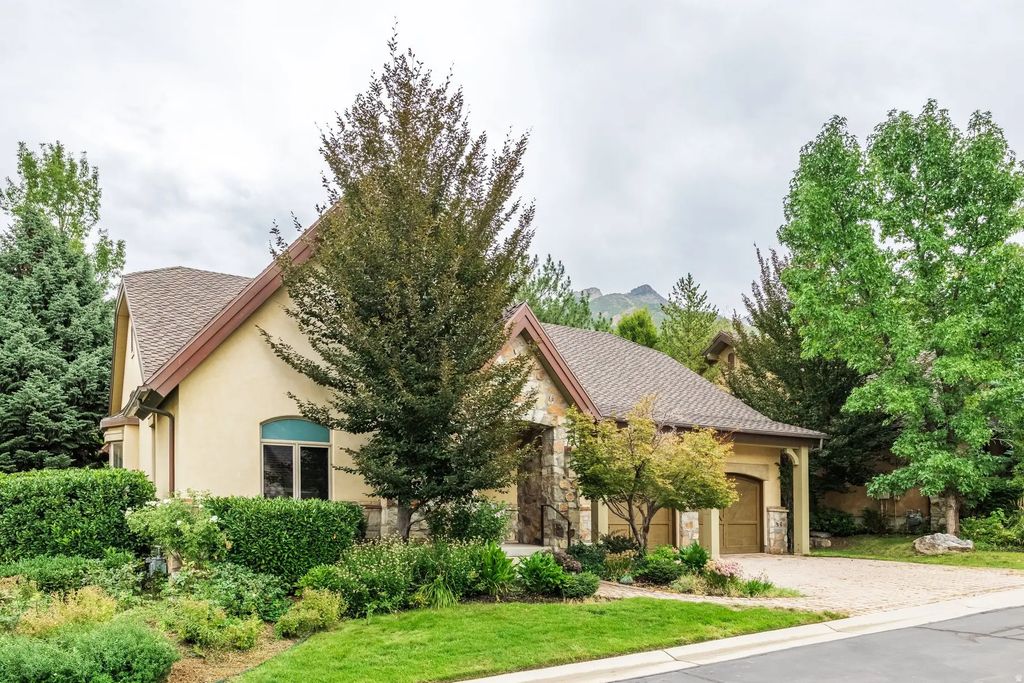8371 S Via Riviera Way, Cottonwood Heights