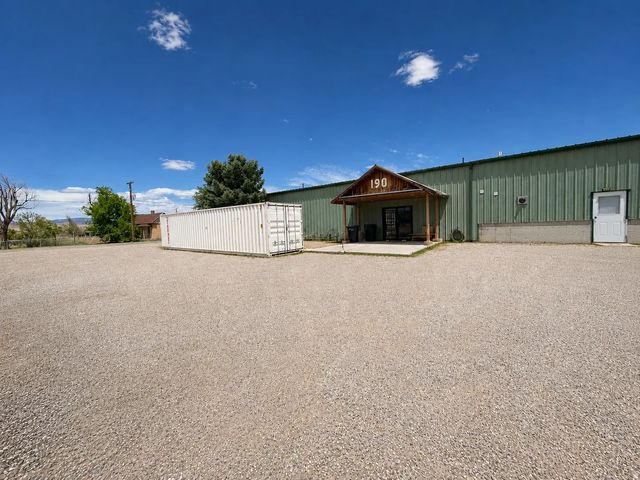 190 N Main St, Centerfield