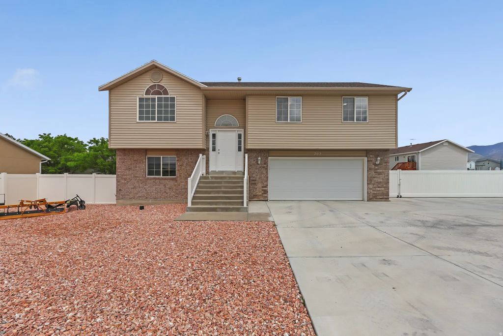 702 W Mckellar St N, Tooele