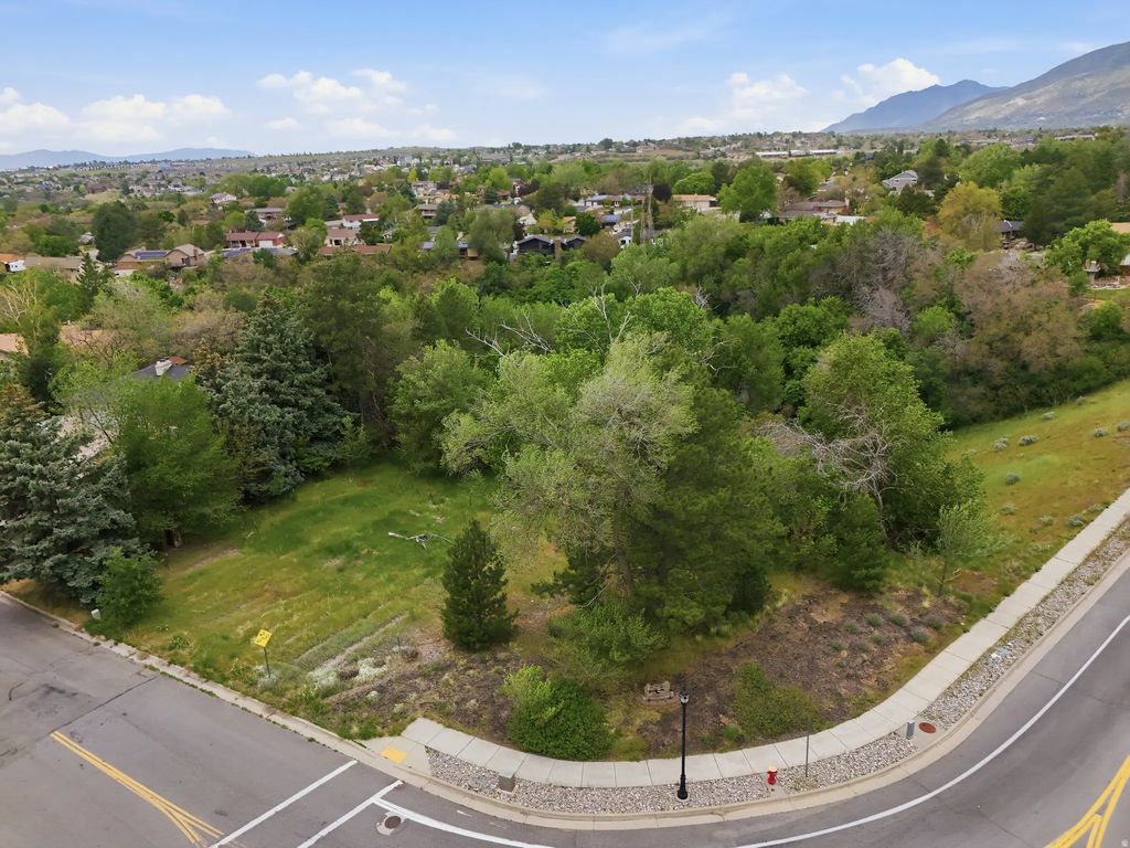 2855 Sky View Dr, Layton