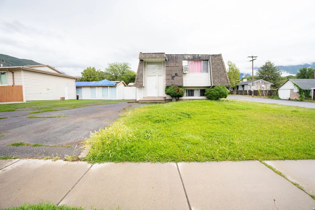 1347 S 400 E, Springville