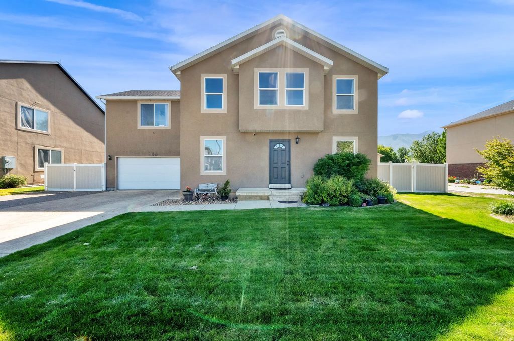 1203 S 950 W, Springville