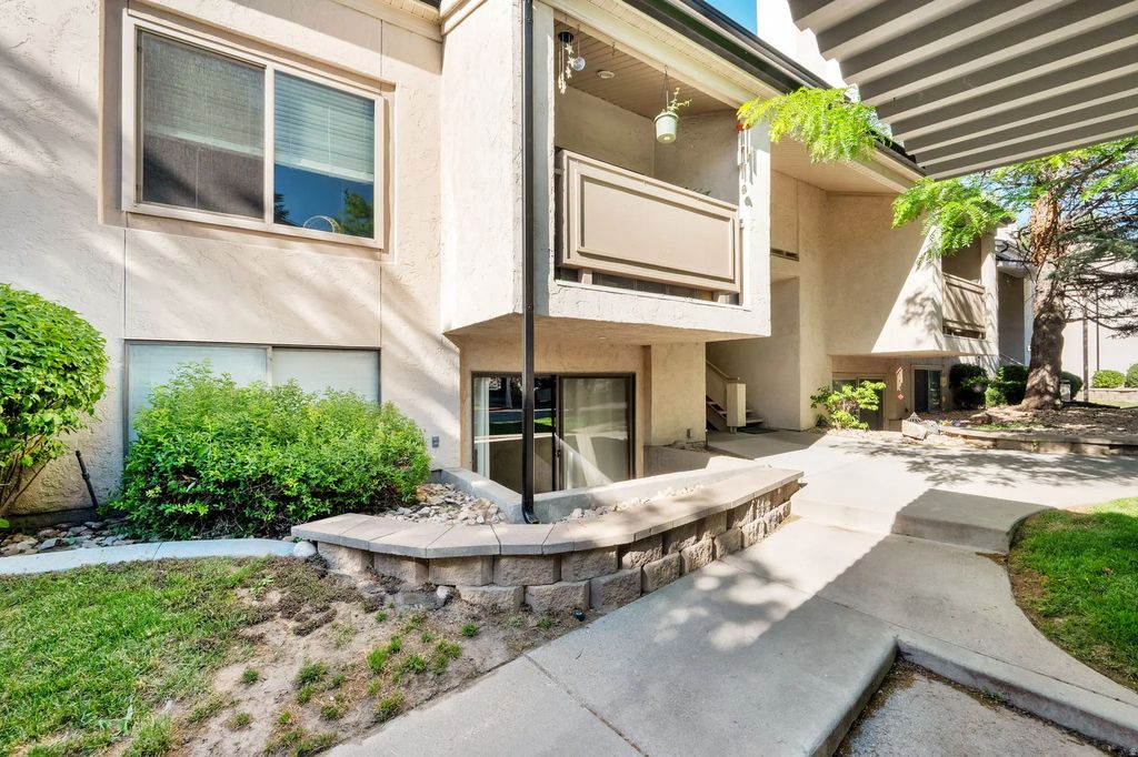 955 E Creek Hill Ln 10, Midvale