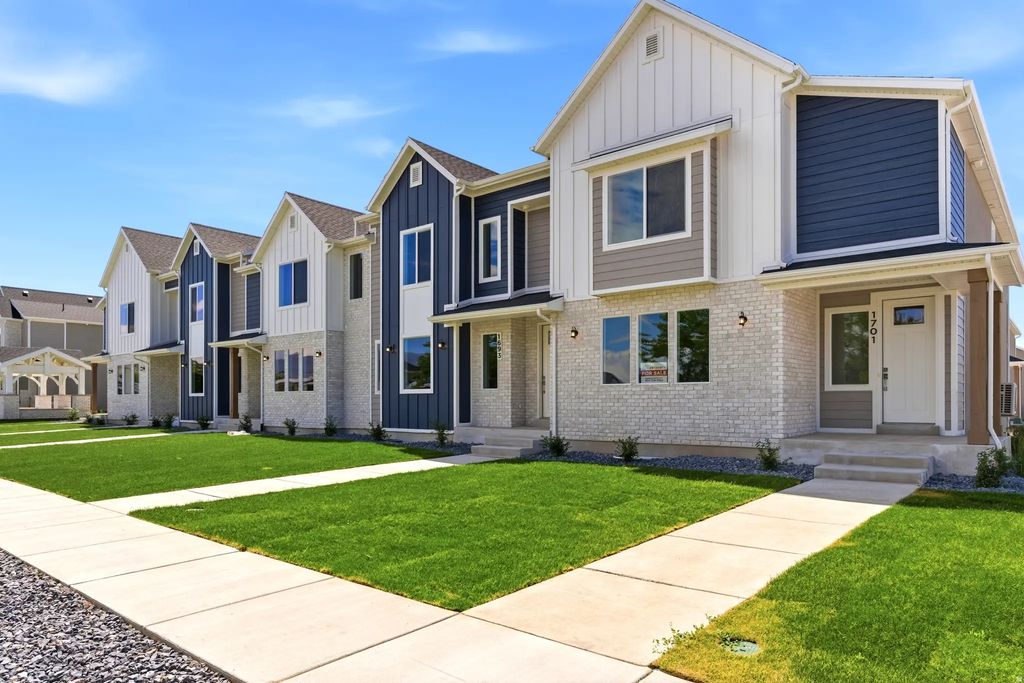 1701 W 2700 S 225, Syracuse