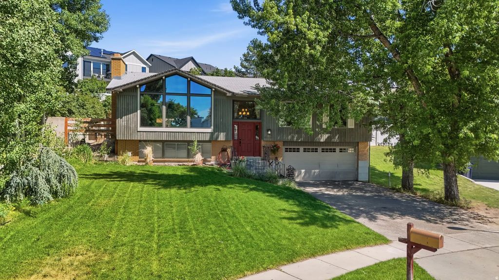 8555 S Grambling Way, Sandy