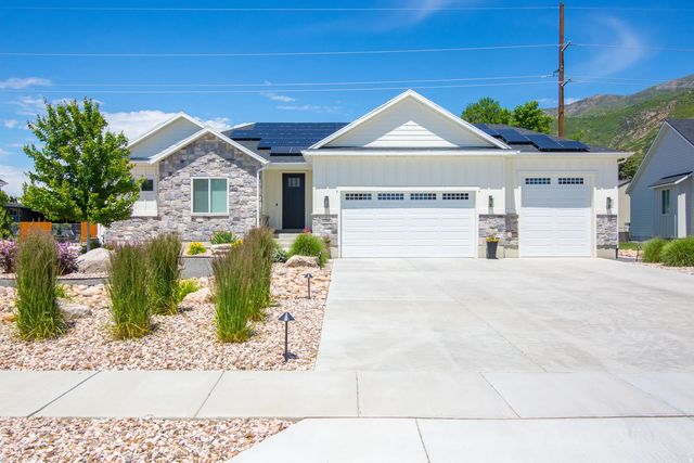 2288 E Parkside Cir S, Ogden