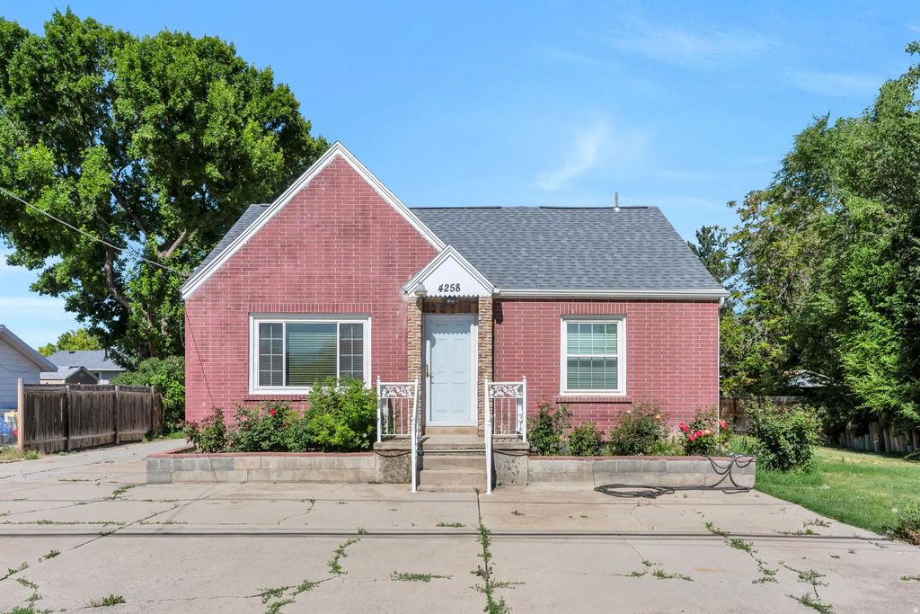 4258 S 2200 W, Taylorsville