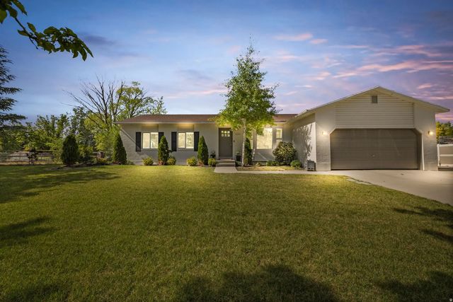 2534 W Victorian Way S, Riverton