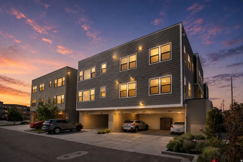8373 S Iris Lumi Ln W 203, Midvale