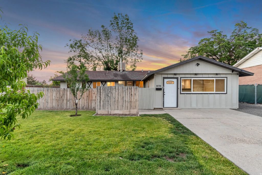 1650 W Conifer Way, Taylorsville