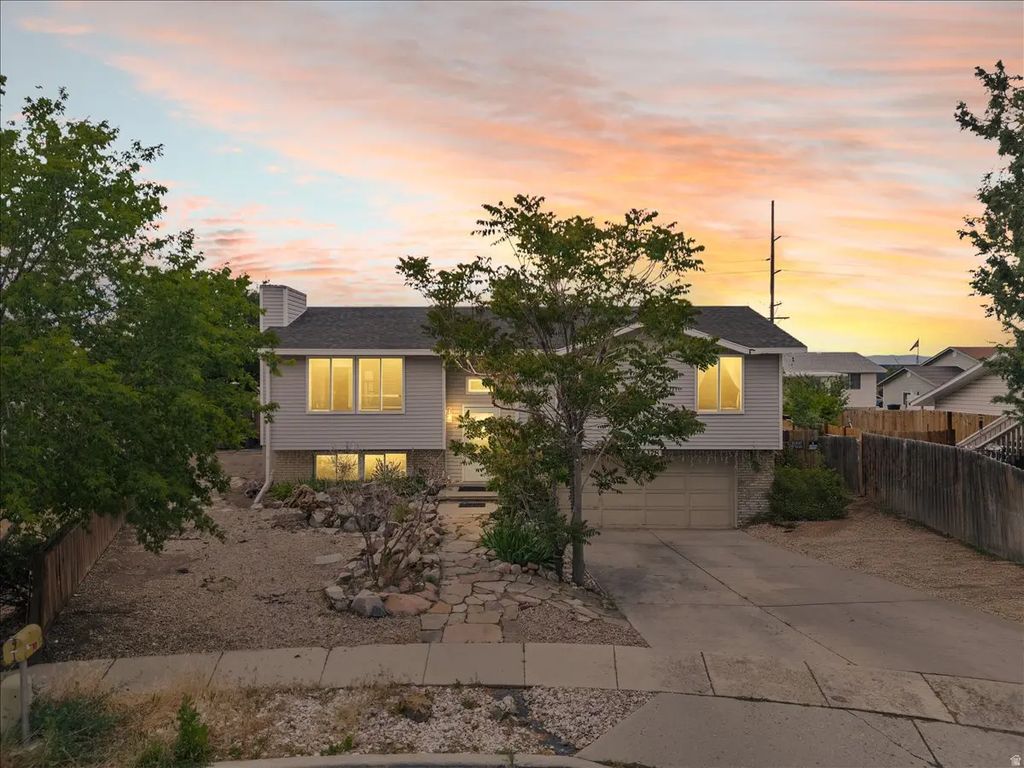 5378 W Silvertip Dr, West Valley City