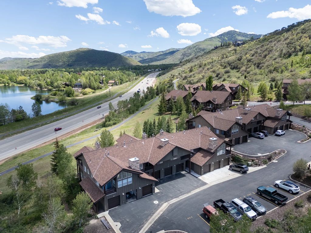 5135 Cove Dr #204, Park City