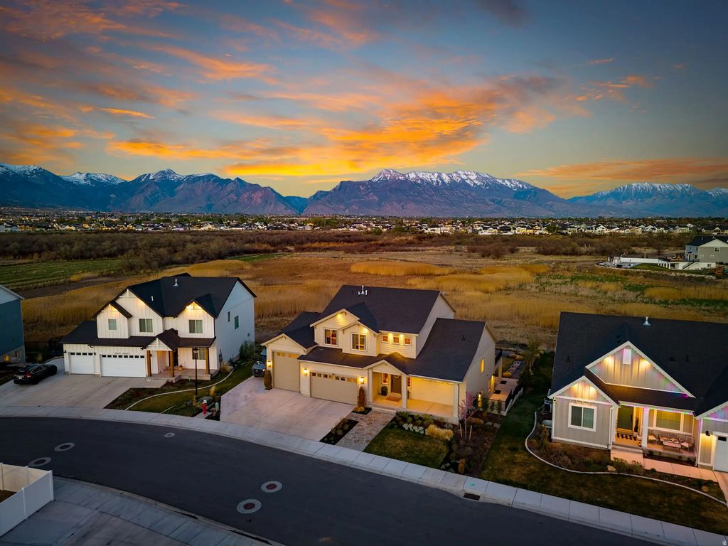 866 N Pearl Dr, Lehi