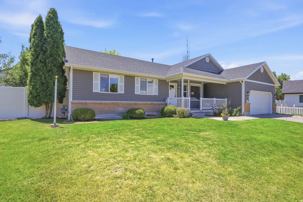 832 E Cedarview Cir N, Tooele