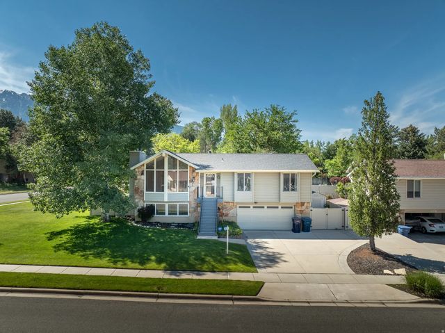 2088 Falcon Way, Sandy