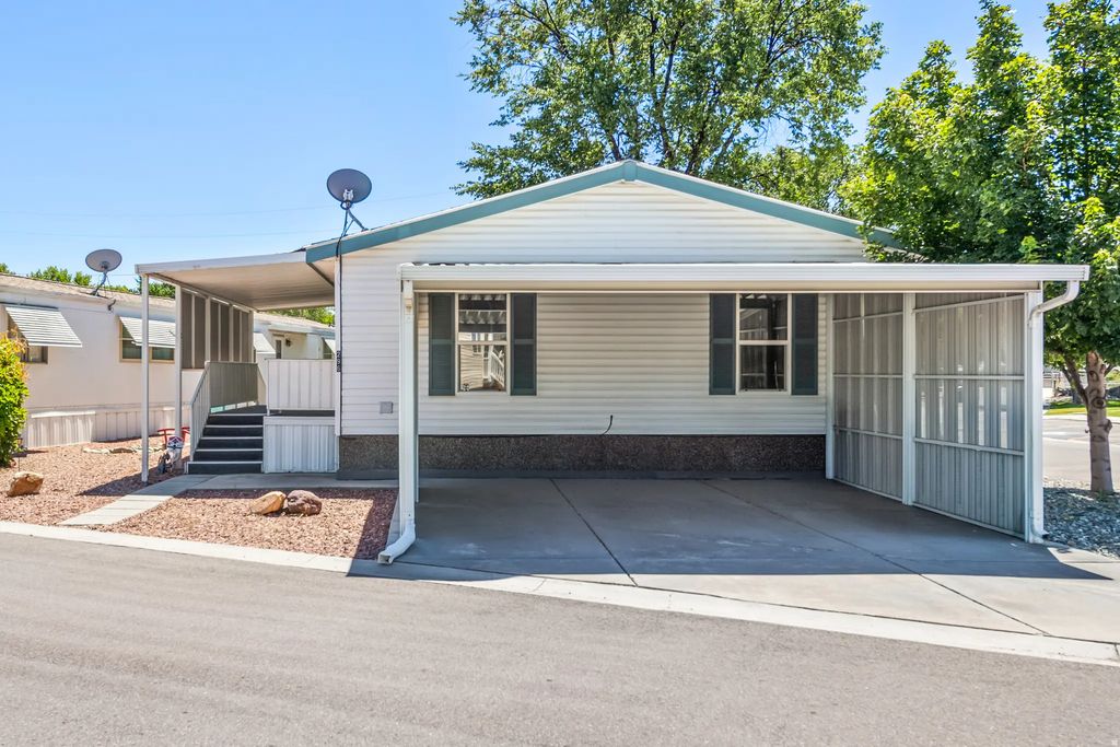 296 E Vagabond Ave 101, Murray