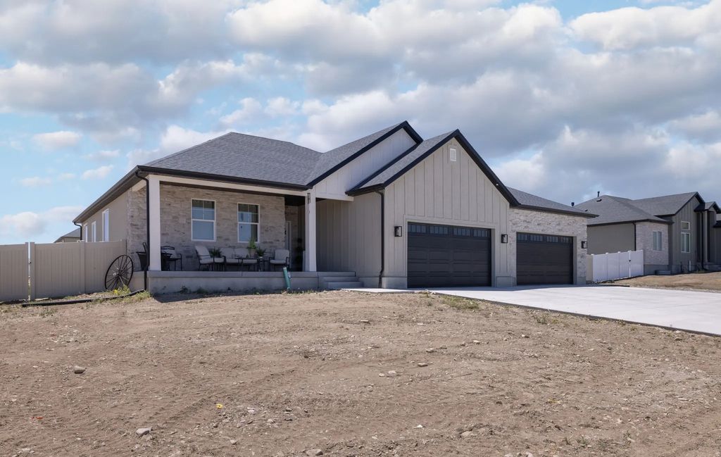 377 W Rigdon St S, Grantsville