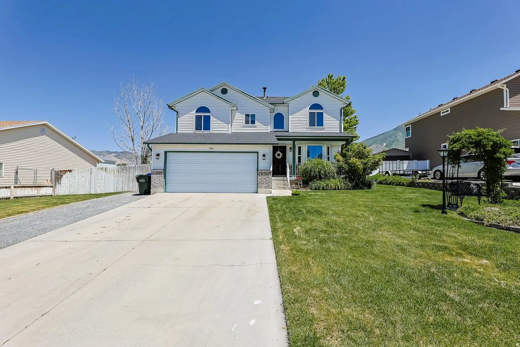 894 N 1380 E, Tooele