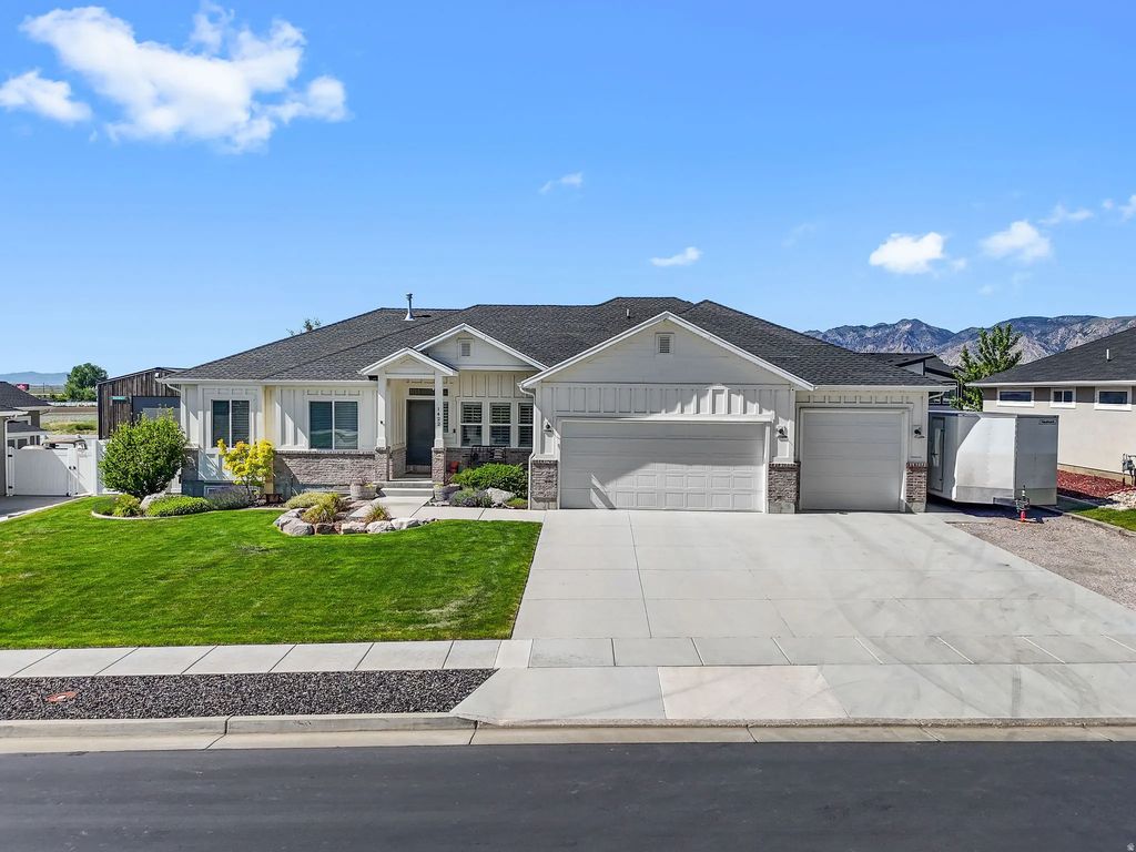 1422 W 3225 S, Perry