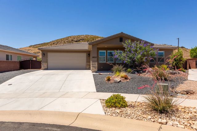 2035 W Weeping Rock, Hurricane
