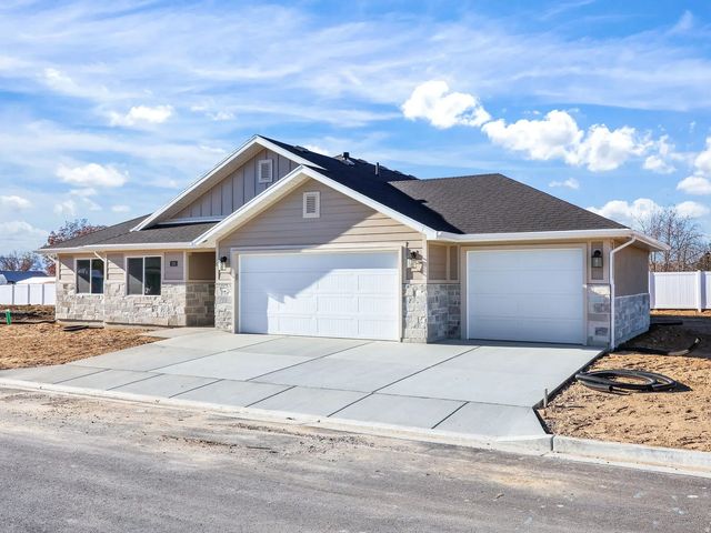 327 N 3250 W 13, West Point