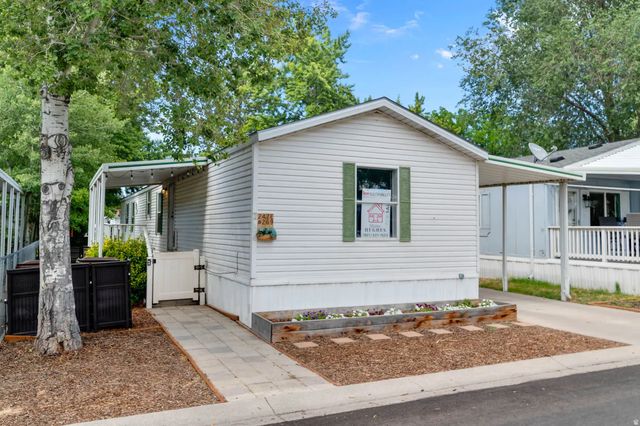 247 Hidden Dr, Sandy