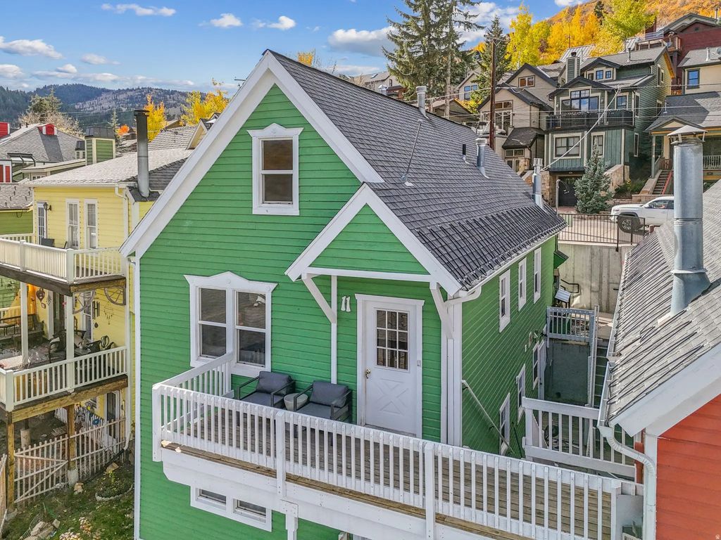 236 Woodside Ave 11, Park City