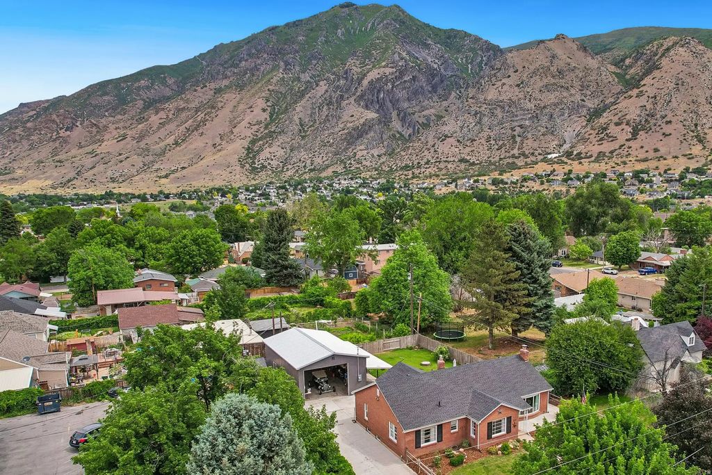 245 E 200 N, Springville