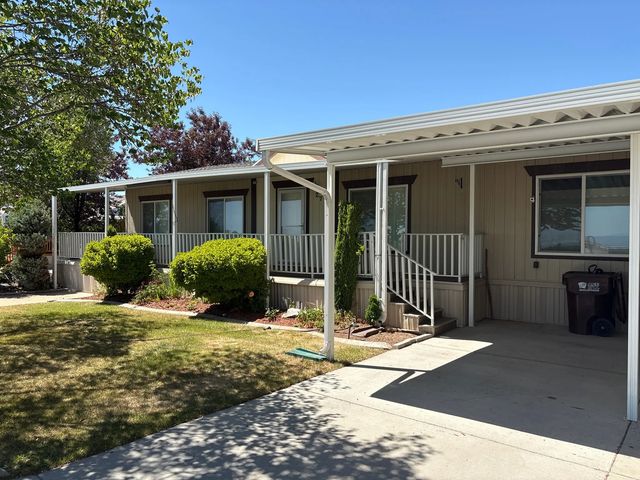 27 Lakeview Dr, Layton