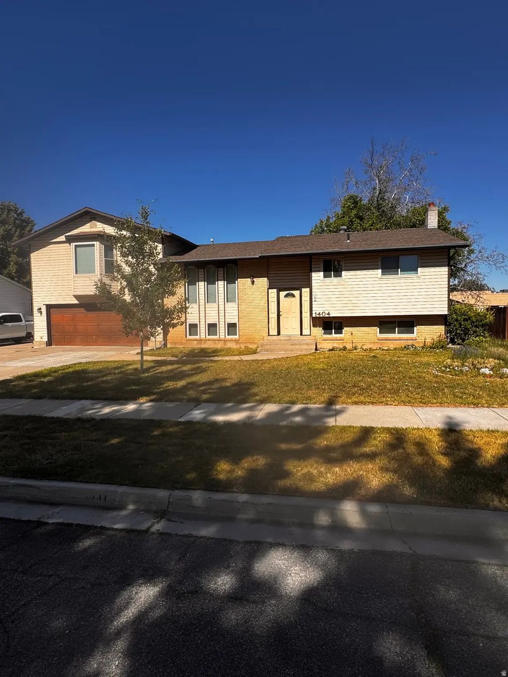 1404 S 1100 W, Syracuse