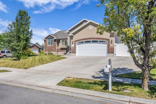 1173 Inverness Dr, Syracuse