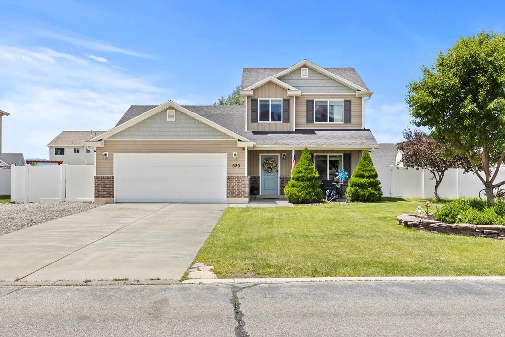 620 S Lakeside Dr, Franklin