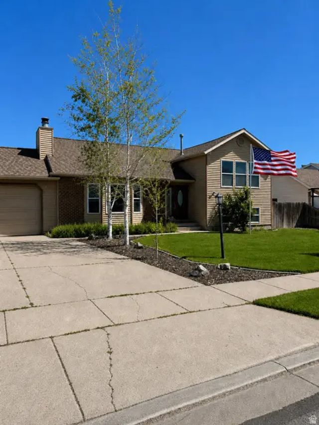 2010 W 12820 S, Riverton