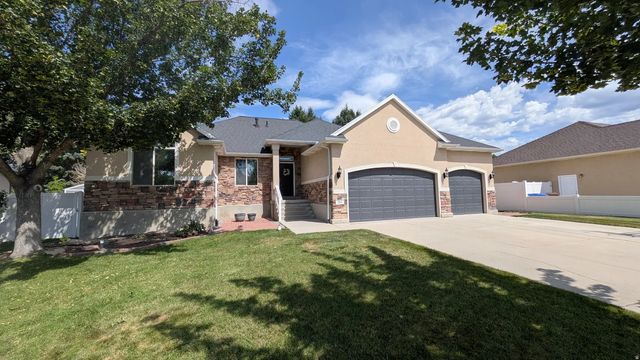 281 E Regent Park Ct S, Midvale